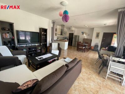 REMAX Delux