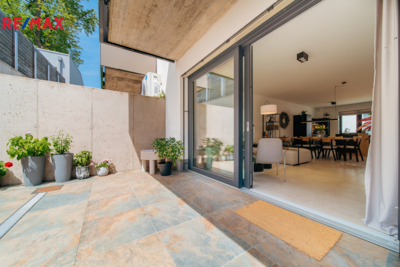 REMAX Delux