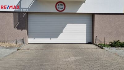 Pronájem garážového stání, 15 m2, Brno