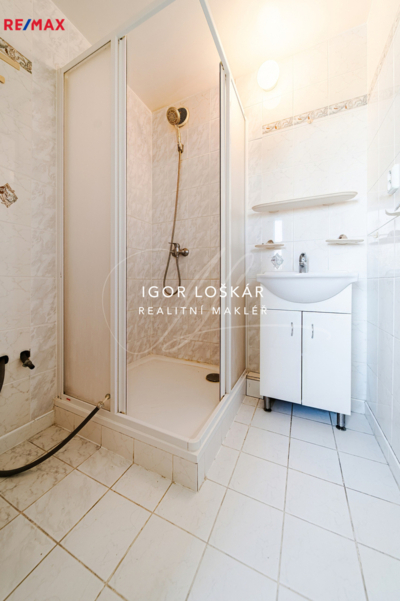 3064963.jpg 3064963.jpg