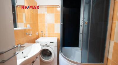 REMAX Delux