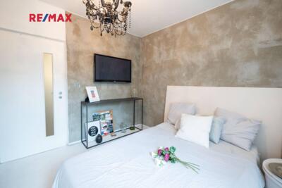 REMAX Delux