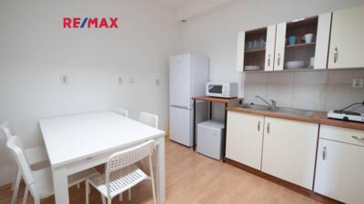 REMAX Delux