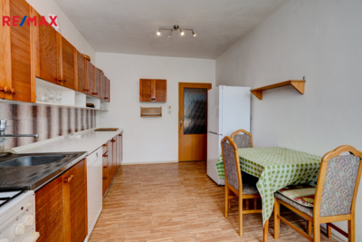 REMAX Delux