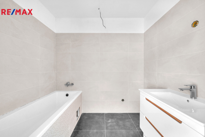 2958699.jpg 2958699.jpg