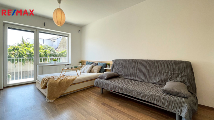 Pronájem bytu 1+kk, 35 m2, Rosice - obrázek 1