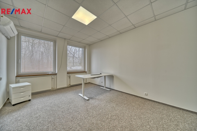 Pronájem prostoru kanceláří, 18 m2, Chlumec nad Cidlinou Pronájem prostoru kanceláří, 18 m2, Chlumec nad Cidlinou