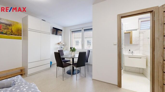 3041873.jpg 3041873.jpg