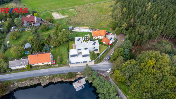 2845781.jpg 2845781.jpg