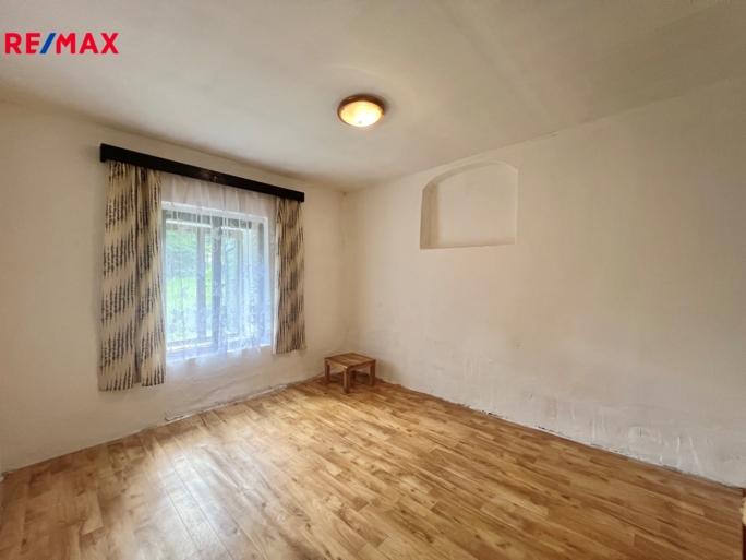 2925913.jpeg 2925913.jpeg