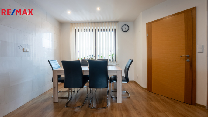 Prodej rodinného domu, 198 m2, Černá Hora - obrázek 15