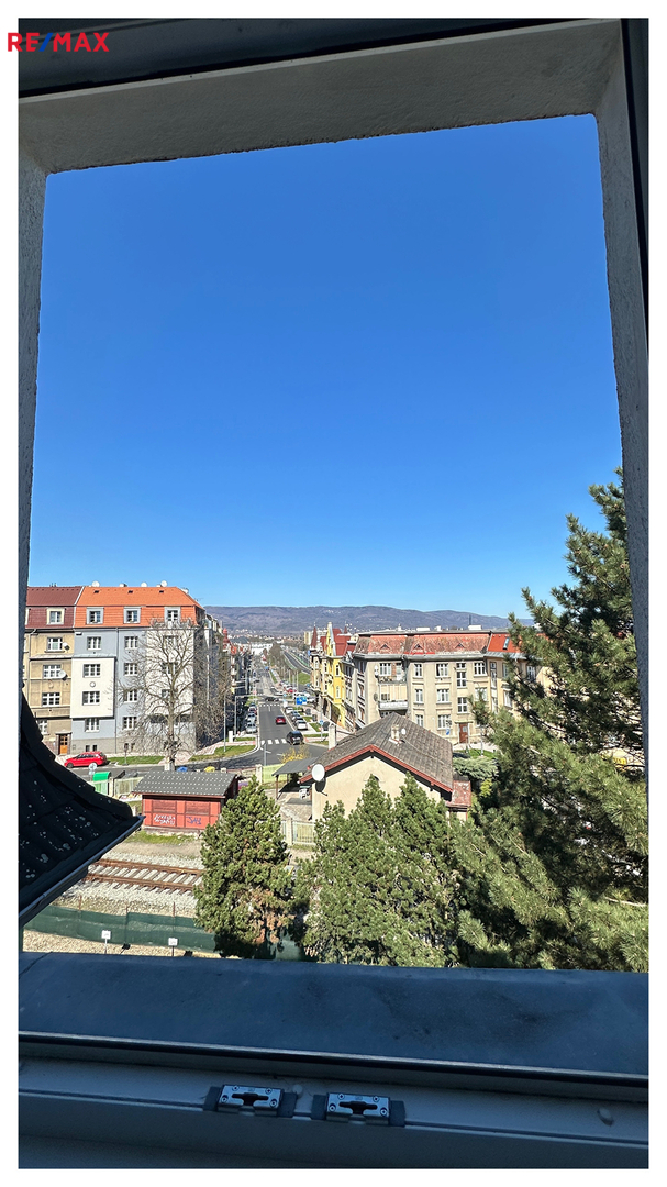 2732103.jpg 2732103.jpg