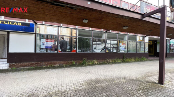 Pronájem obchodního centra, 350 m2, Teplice