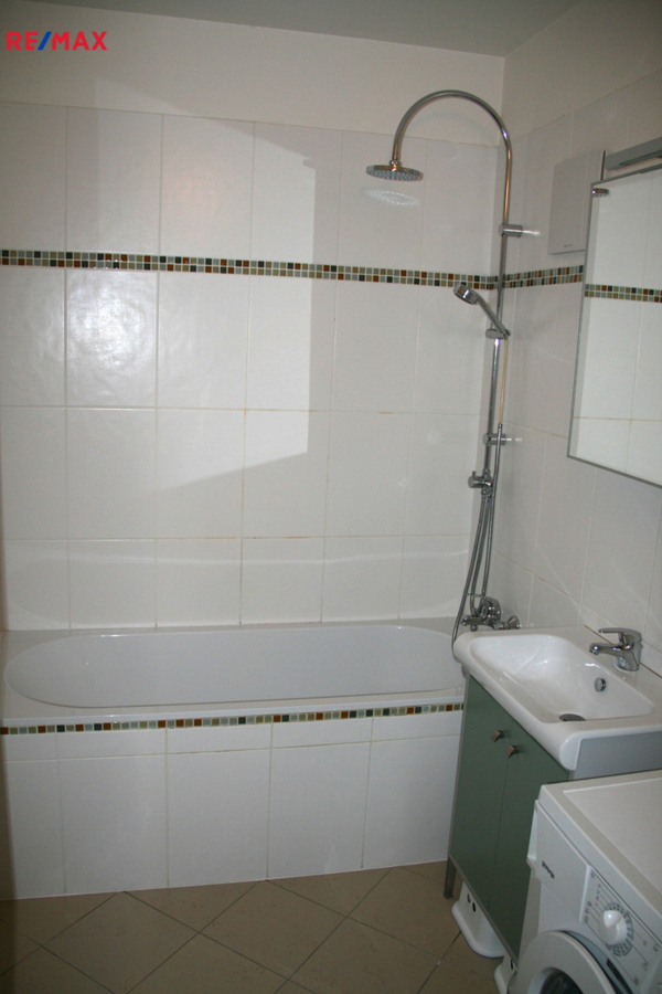 2823510.jpg