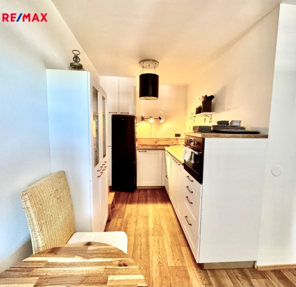REMAX Delux