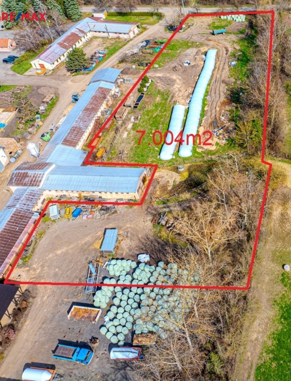 Prodej komerčního prostoru, 2100 m2, Roblín