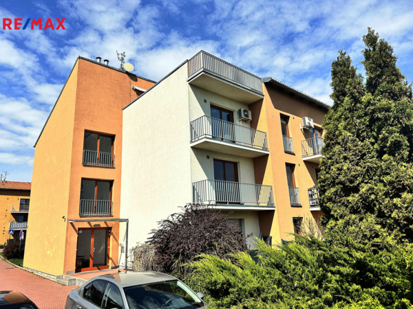 Pronájem bytu 1+kk, 51 m2, Hostivice