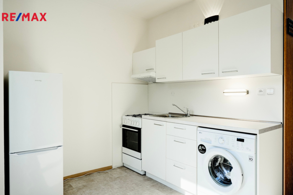 REMAX Delux