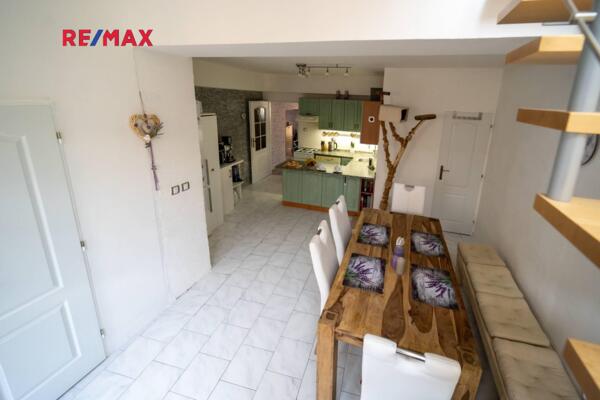 REMAX Delux