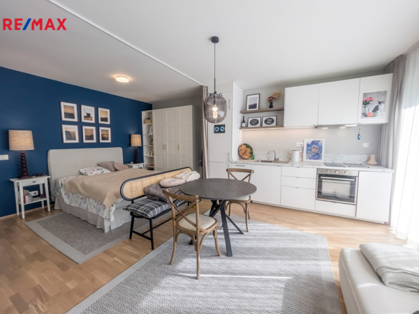 Pronájem bytu 1+kk, 42,1 m2, Praha