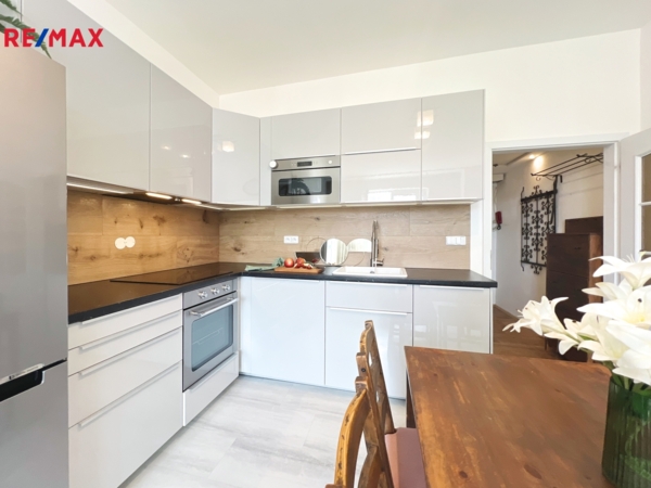 Prodej bytu 2+kk, 49 m2, Praha
