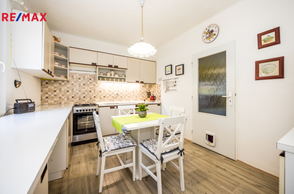 REMAX Delux