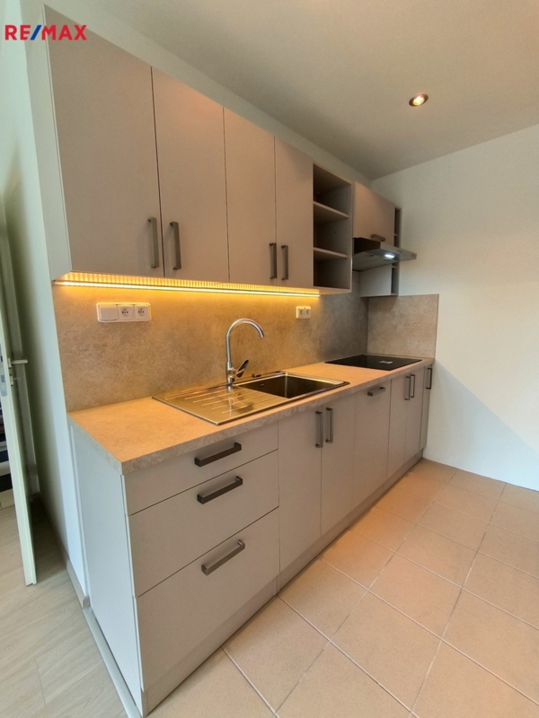 Pronájem bytu 2+kk, 40 m2, Kladno