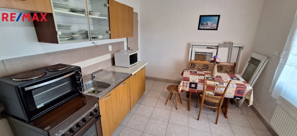 REMAX Delux