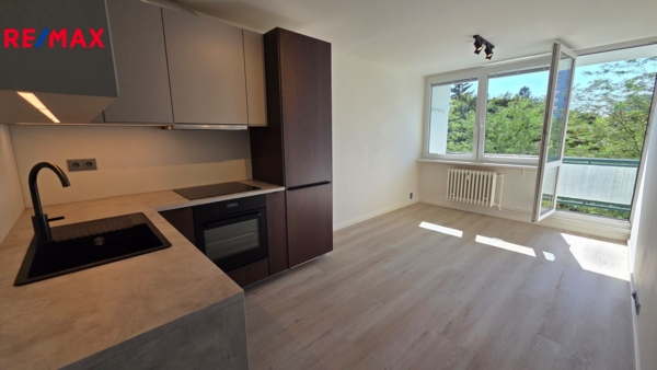 Pronájem bytu 2+kk, 40 m2, Praha
