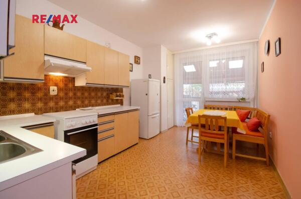 REMAX Delux