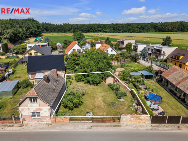 Prodej pozemku pro bydlení, 400 m2, Strašnov