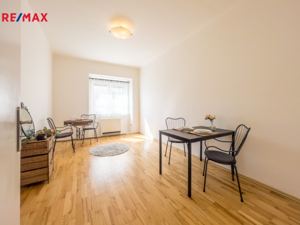 Prodej bytu 2+kk, 37 m2, Praha
