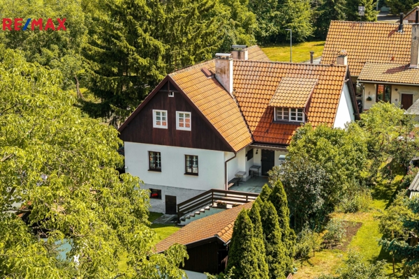 Hostín