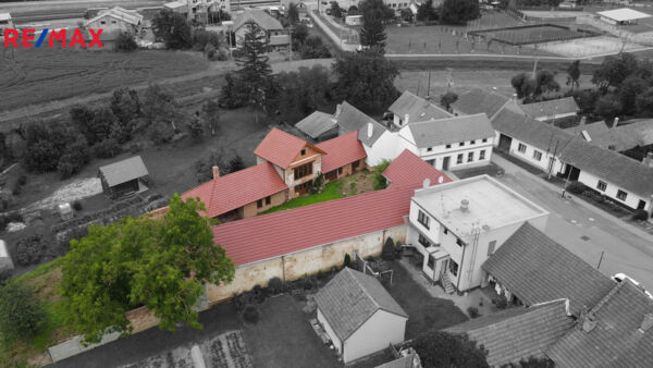 Prodej vícegeneračního domu, 315 m2, Nesovice