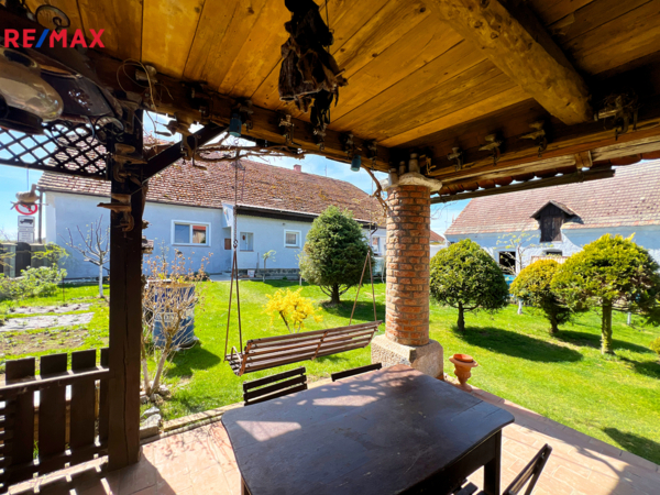 Chrást