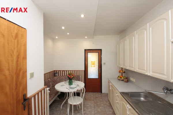 REMAX Delux
