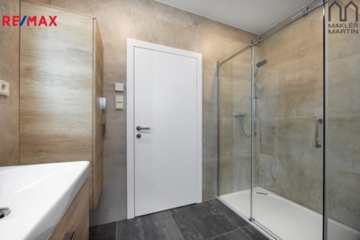 3084190.jpg 3084190.jpg