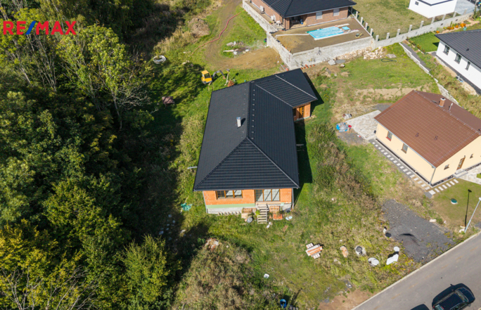 2998228.jpg 2998228.jpg