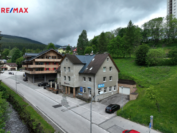 2838808.jpg 2838808.jpg