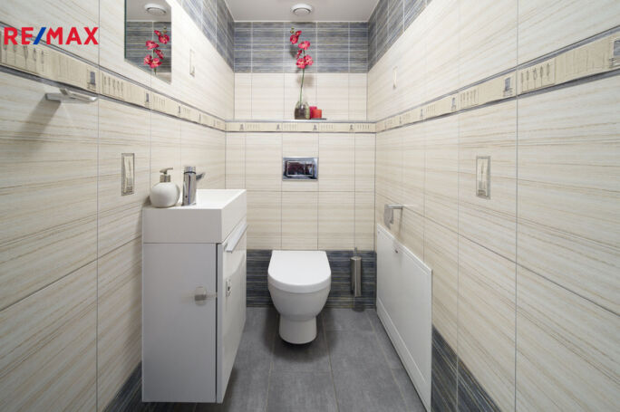 2573160.jpg 2573160.jpg