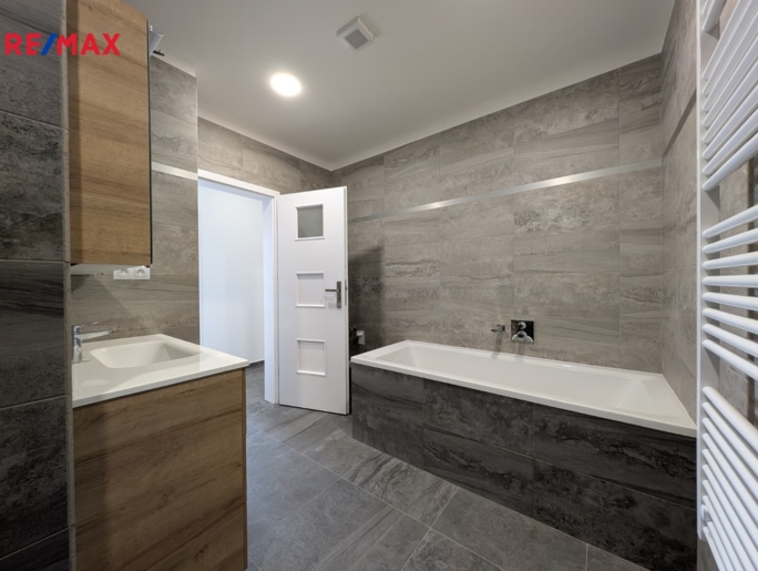 2960162.jpg 2960162.jpg