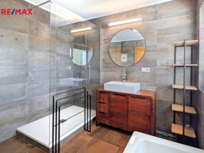 3066690.jpg 3066690.jpg