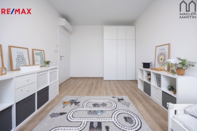 3084184.jpg 3084184.jpg