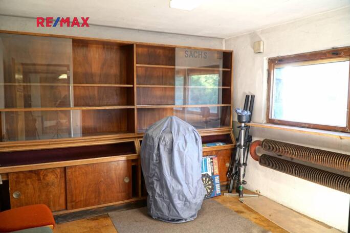 Prodej třípodlažního  rodinného domu 6 + 1 + technické místnosti - obrázek 27