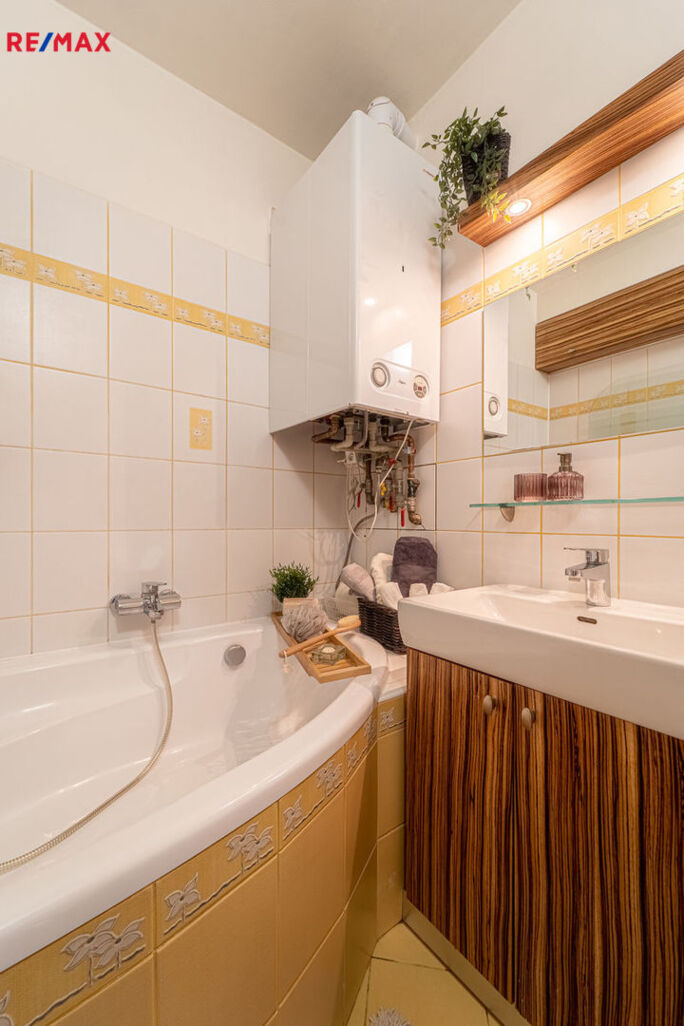 Prodej bytu 3+kk, 70 m2, Rousínov - obrázek 16