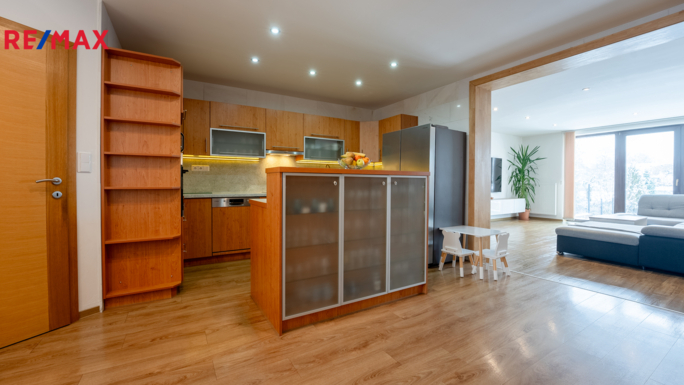 Prodej rodinného domu, 198 m2, Černá Hora - obrázek 10