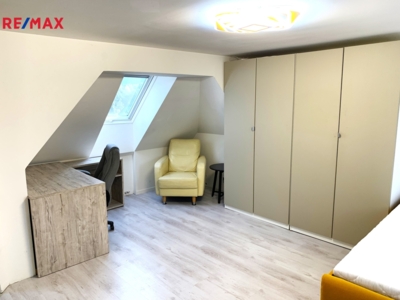 3030160.jpg 3030160.jpg