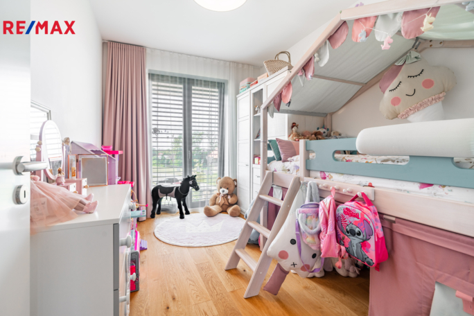 3157834.jpg 3157834.jpg