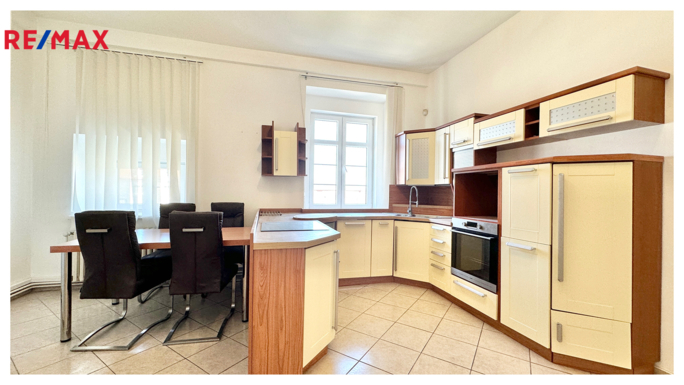 2732101.jpg 2732101.jpg