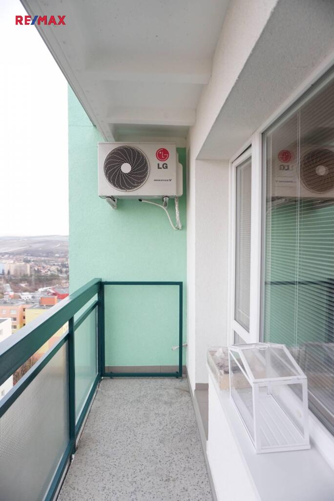 Prodej bytu po kompletní rekonstrukci 3 +1 - obrázek 30